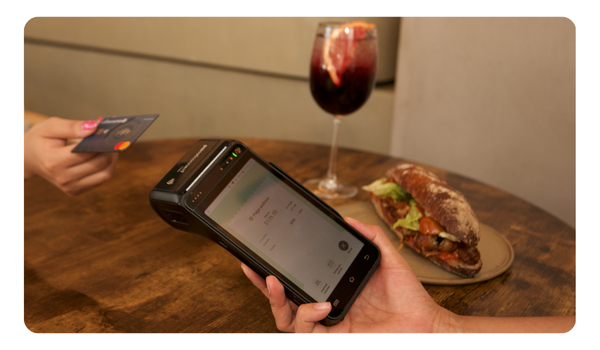 Conoce Parrot Pay terminal para restaurantes